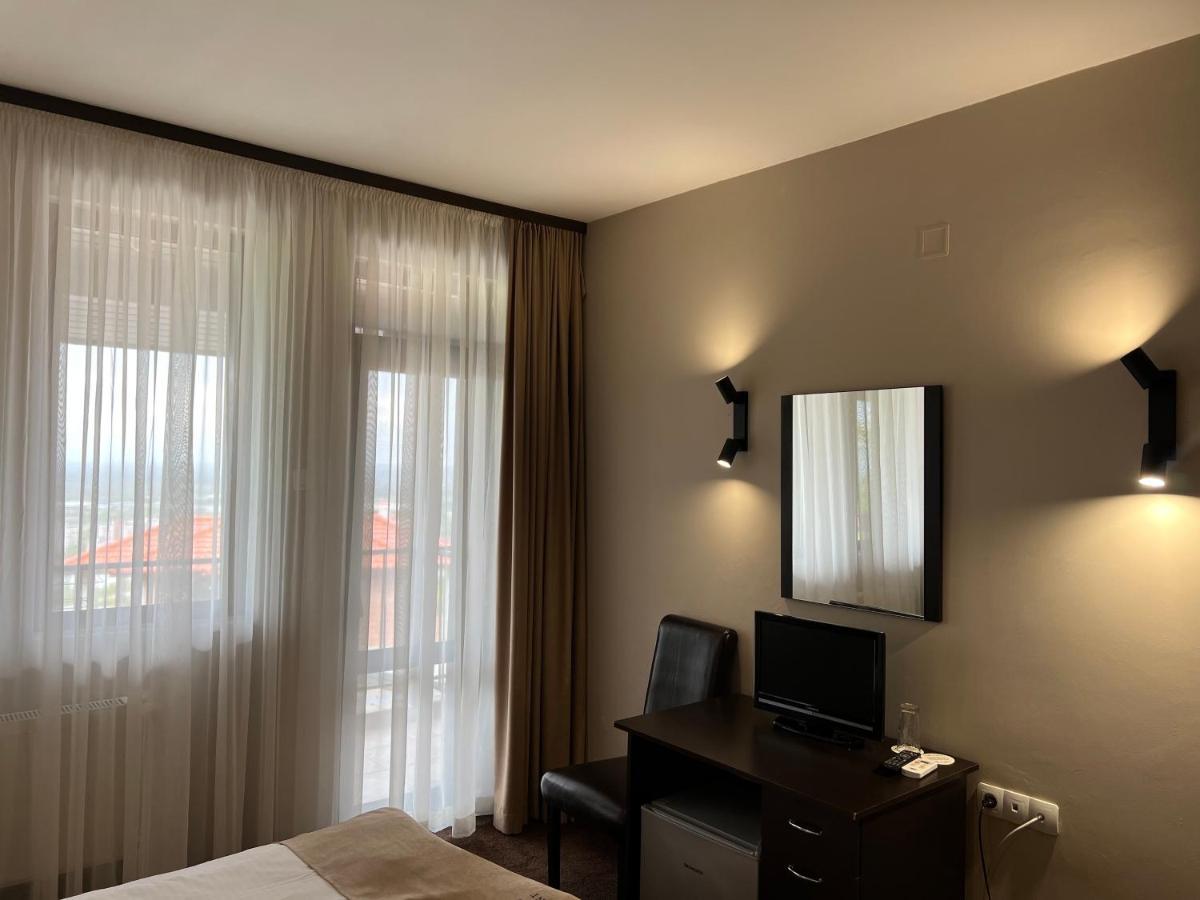Chiflika Family Hotel Асеновград Экстерьер фото