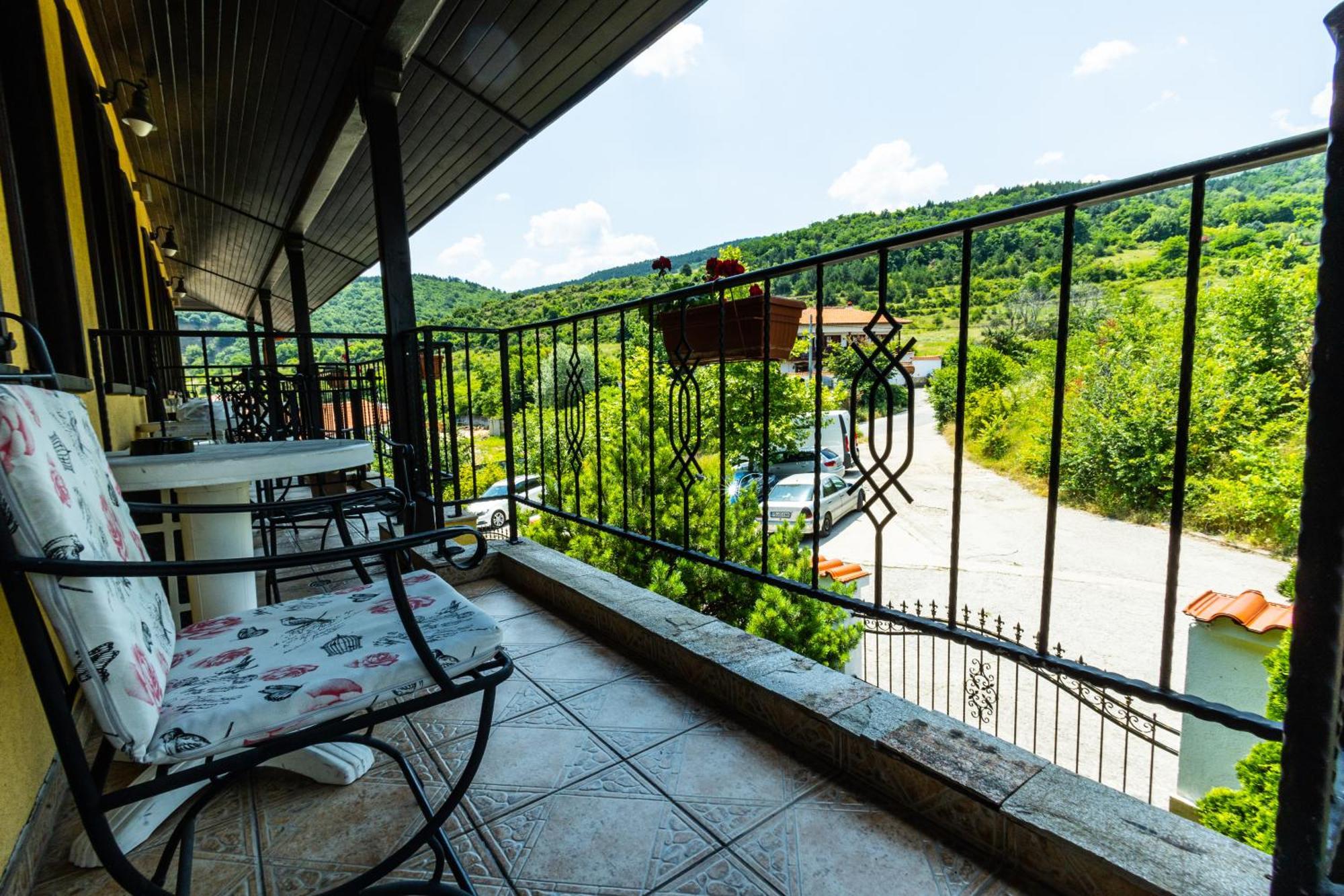 Chiflika Family Hotel Асеновград Экстерьер фото